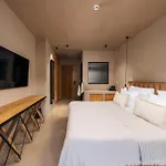 Roome Hotel