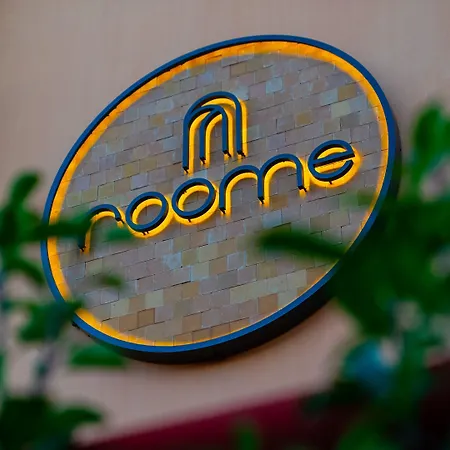 Roome מלון *